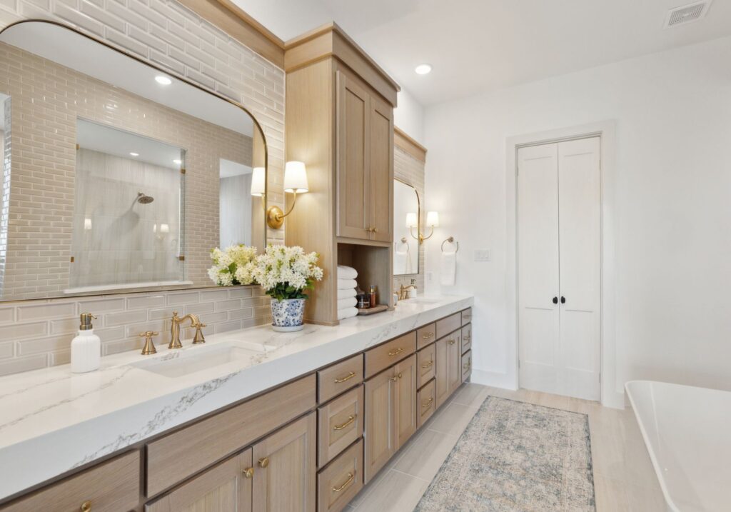 Southgate Signature Bathroom vanity in the Lakewood III Floorplan at Painted Tree 50' Series.